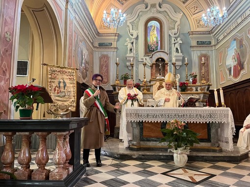 La cerimonia che ha ufficializzato il passaggio da chiesa a santuario di Madonna delle Grazie