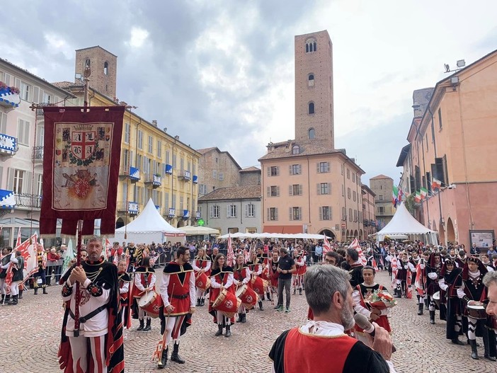 Domenica ad Alba il Festival della Bandiera