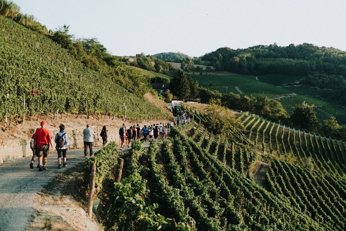 Santo Stefano Belbo, domenica 15 ottobre torna la “Passeggiata in rosa”