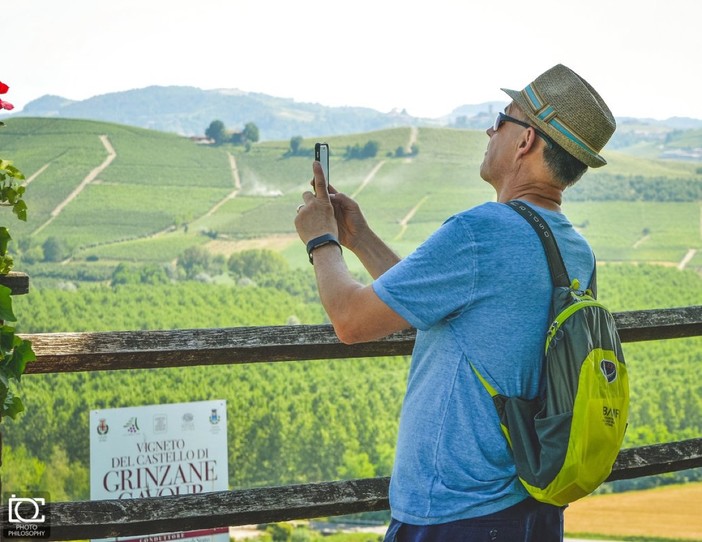 In estate ad Alba, Langhe, Monferrato e Roero sono molti i turisti dal Nord Europa e dagli States (Foto XMedia Studio per ATL)