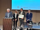 Al castello di Grinzane la consegna della benemerenza alla memoria del commendator Roberto Ponzio. Nella foto il figlio Roberto con Liliana Allena, Alberto Cirio e Carlo Bo