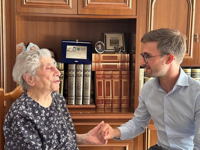 Alba: il Sindaco Alberto Gatto ha festeggiato i 101 anni di Maria Assunta Raso