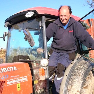 Ugo Giuliano al lavoro nel'azienda agricola di famiglia, era nato nel gennaio 1968