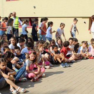 Il 14 novembre Alba sperimenta la strada scolastica davanti alla scuola primaria Umberto Sacco