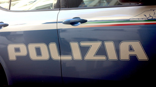 Aggredisce un poliziotto a colpi di pala: processato per direttissima a Cuneo