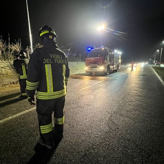 Auto in un fosso a Baldissero d'Alba: illeso il conducente