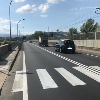 Alba, una settimana a senso unico alternato  sul vecchio ponte Albertino