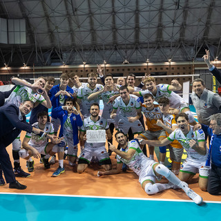 La gioia dei ragazzi di Cuneo dopo aver battuto Ravenna (Foto: Fabrizio Zani)