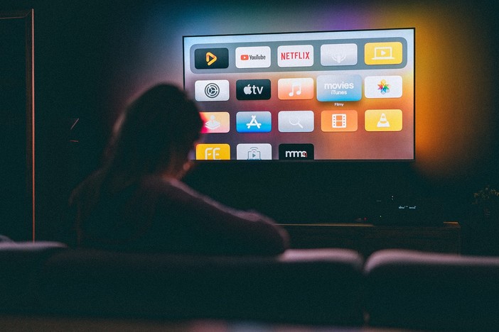 Il futuro della televisione è qui: tutto quello che devi sapere sugli abbonamenti IPTV