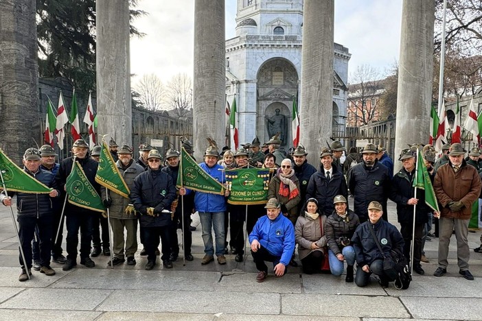 Gli alpini di Cuneo al Duomo di Milano per la messa di Natale