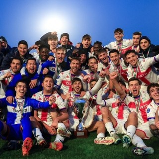 L'Alba Calcio festeggia la vittoria della Coppa  . foto sito lnd