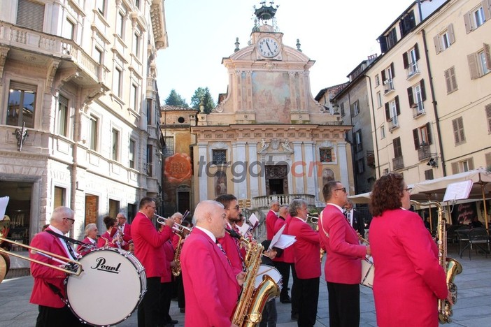 La Banda Musicale di Mondovì all'inaugurazione di &quot;Calici e Forchette&quot;