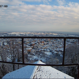 I tetti imbiancati a Borgo San Dalmazzo