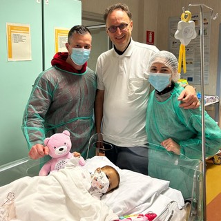 Commovente storia alle Molinette: bimba di 8 mesi salvata grazie al trapianto di fegato da un bimbo deceduto a 5 mesi