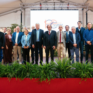 100 anni di Saisef: foto di gruppo con amministratori, autorità, vertici di categoria e il presidente della Regione Alberto Cirio