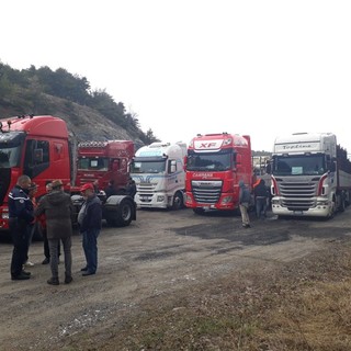 Un'immagine della manifestazione dei trasportatori al Colle della Maddalena durante un presidio nel 2018