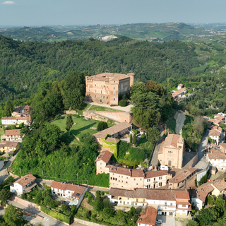 Restaurato e valorizzato il parco all'inglese del castello di Monticello d'Alba, da 700 anni simbolo del Roero