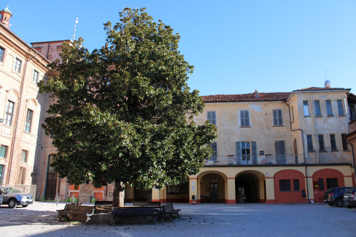 Il Polo Civico Bra Domani contro la chiusura del parcheggio della scuola primaria Rita Levi Montalcini