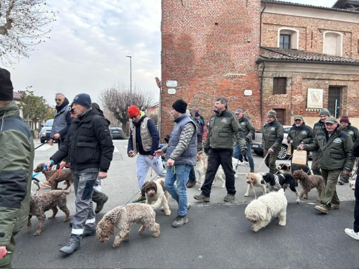 A Canale si alza il sipario sul raduno nazionale dei Trifulau e dei “Tabui”