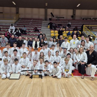 Foto di gruppo per il team monregalese