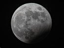 La meravigliosa immagine dell’eclissi di Luna parziale nella serata di sabato 28 ottobre