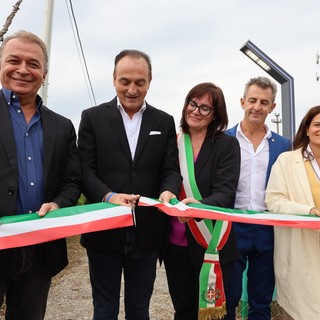 Narzole, inaugurata la nuova ciclovia accanto al canale della centrale idroelettrica