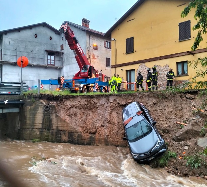 Frana a Frabosa Sottana: una vettura finisce nel Maudagna