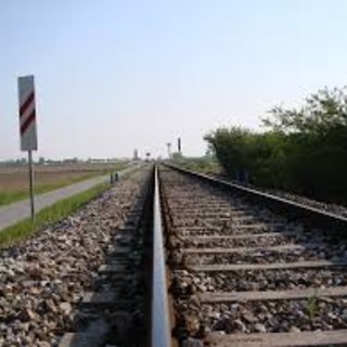 Un uomo è stato travolto questa mattina da un treno nella zona tra Moncalieri e Trofarello