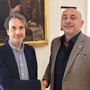 Domenico Vitale, nuovo direttore della struttura complessa Anestesia Cardiotoracovascolare e terapie intensive, insieme al direttore generale Livio Tranchida