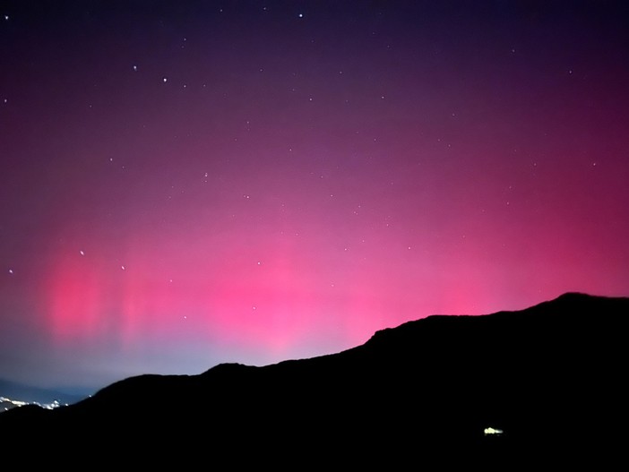 L'aurora boreale a Vernante nelle foto di Aurora Giordano, Maurizio Dalmasso, Erica Giordano e Chiara Giordano