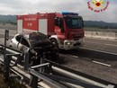 Auto in fiamme sull'Asti Cuneo: intervento di vigili del fuoco e polizia