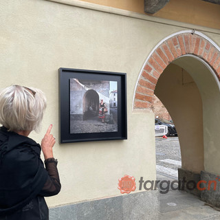 'Indimenticabile Piozzo&quot;: inaugurata la mostra en plein air dedicata a Lartigue, fotografo della felicità [FOTO E VIDEO]