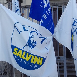 Anche la Lega scende in piazza con i gazebo a sostegno delle Forze dell'Ordine