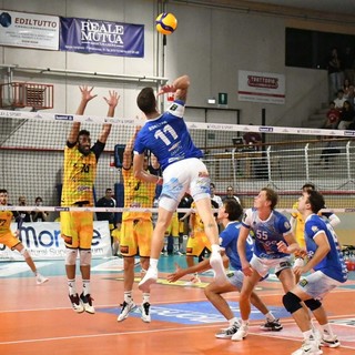 Un attacco di Rossato (Foto Volley Savigliano)