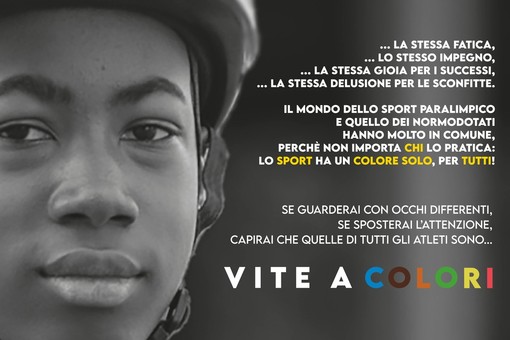 Vite a colori: i vent’anni di attività dell’associazione Sportabili in mostra alla biblioteca civica di Alba