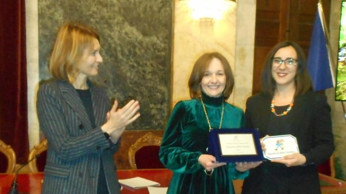 La Compagnia del Buon Cammino ha premiato Enrica Borra dell'esercizio di Aisone &quot;La taverna delle grotte&quot;