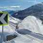 Freddo e nevicate a bassa quota a partire da domenica (nella foto di repertorio mezzi spalaneve al Maddalena)