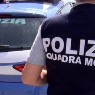 Trasportata in una busta della spesa per poi essere venduta: il viaggio dell'orrore di una neonata scoperto dalla Polizia