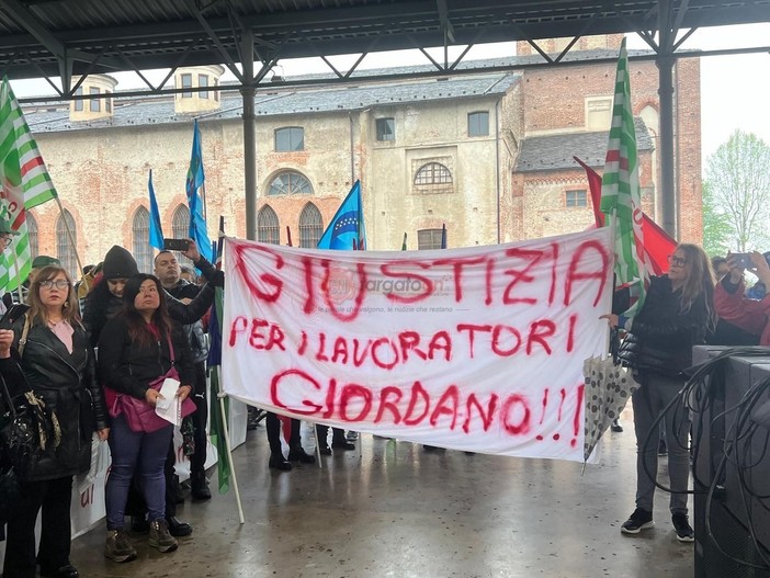 Giordano Vini, la rabbia delle lavoratrici e dei lavoratori: &quot;Per noi un Primo Maggio amaro, ma anche di lotta&quot;