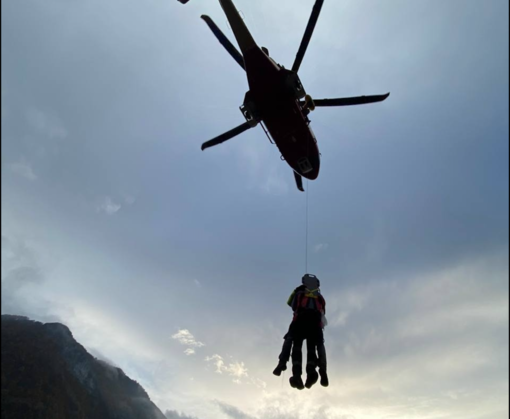 Cercatore di funghi cade nei boschi di Frabosa Soprana e si infortuna alla testa: recuperato da mezzo aereo