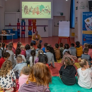 Scrittorincittà, il ricco programma della seconda giornata: si chiude con un viaggio tra galassie e buchi neri al Toselli