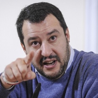 Matteo Salvini cerca di spegnere le polemiche sul voto &quot;disgiunto&quot; consigliato a alcuni candidati della Lega