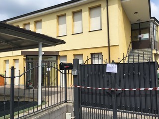 La vicina scuola dell'infanzia, anch'essa posta sotto sequestro