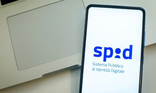 Aprono ad Alba gli sportelli “Punto Digitale Facile” per orientarsi nel mondo del digitale: dalla CIE allo SPID, all’App IO ai portali INPS