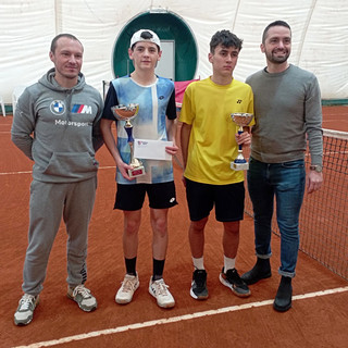 La finale under 14 (da sx Lorenzo Cane presidente, Samuele Giordano vincitore, Ganriele Varca finalista, Giorgio Demarchi referente Nibo(