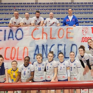 La Lpm e alcuni Ultras Puma accanto allo striscione per la piccola Chloe