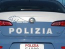 Finisce con l'auto contro un lampione, la Polizia lo trova ubriaco: denunciato un 28enne