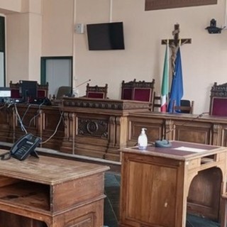 L'aula del tribunale di Cuneo