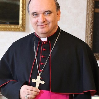 Il vescovo della Diocesi di Alba Monsignor Marco Brunetti