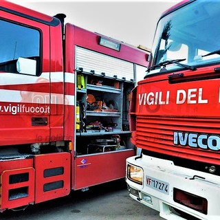 Incendio autorimessa a Camerana in via Vittorio Veneto, nessun ferito